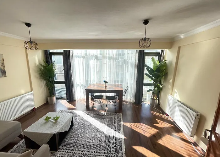 Apartment In Historic Uskudar